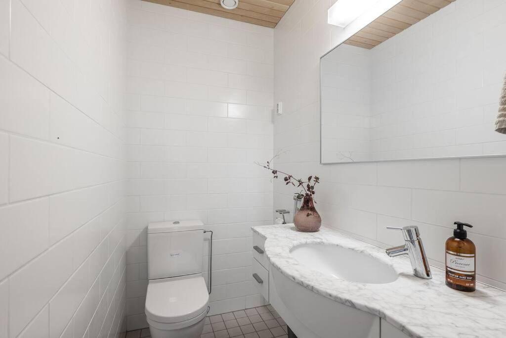 Spacious Home With Four Terrace, Sauna, Sea View Helsínquia Exterior foto