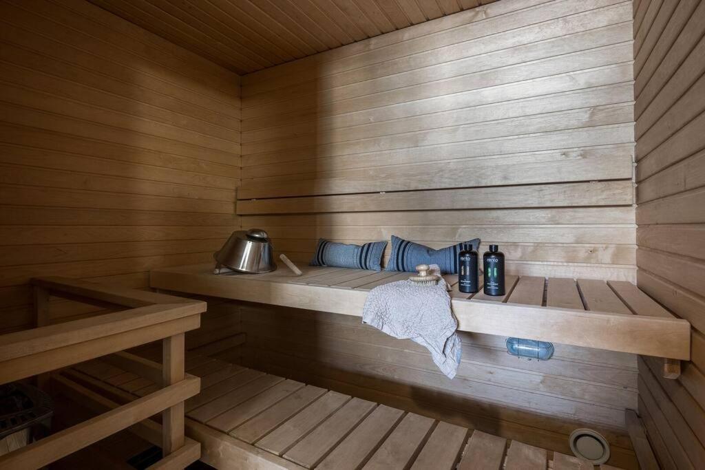 Spacious Home With Four Terrace, Sauna, Sea View Helsínquia Exterior foto